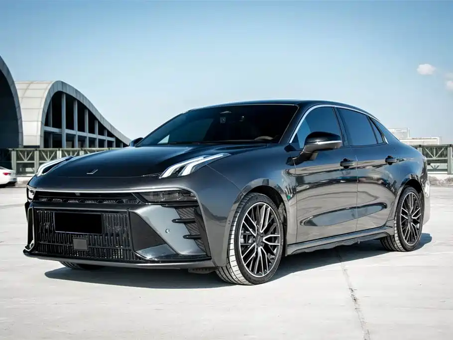 Lynk & Co 03