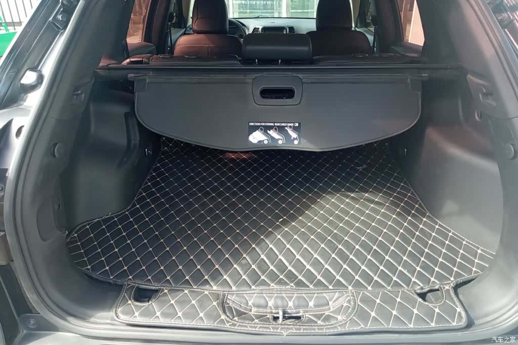 Jeep Cherokee, 2017 4