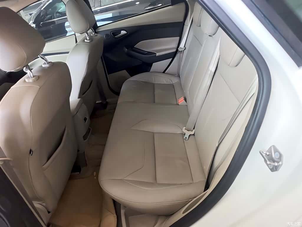 Ford Focus, 2015 17
