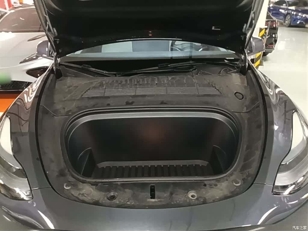 Tesla Model Y, 2024 20