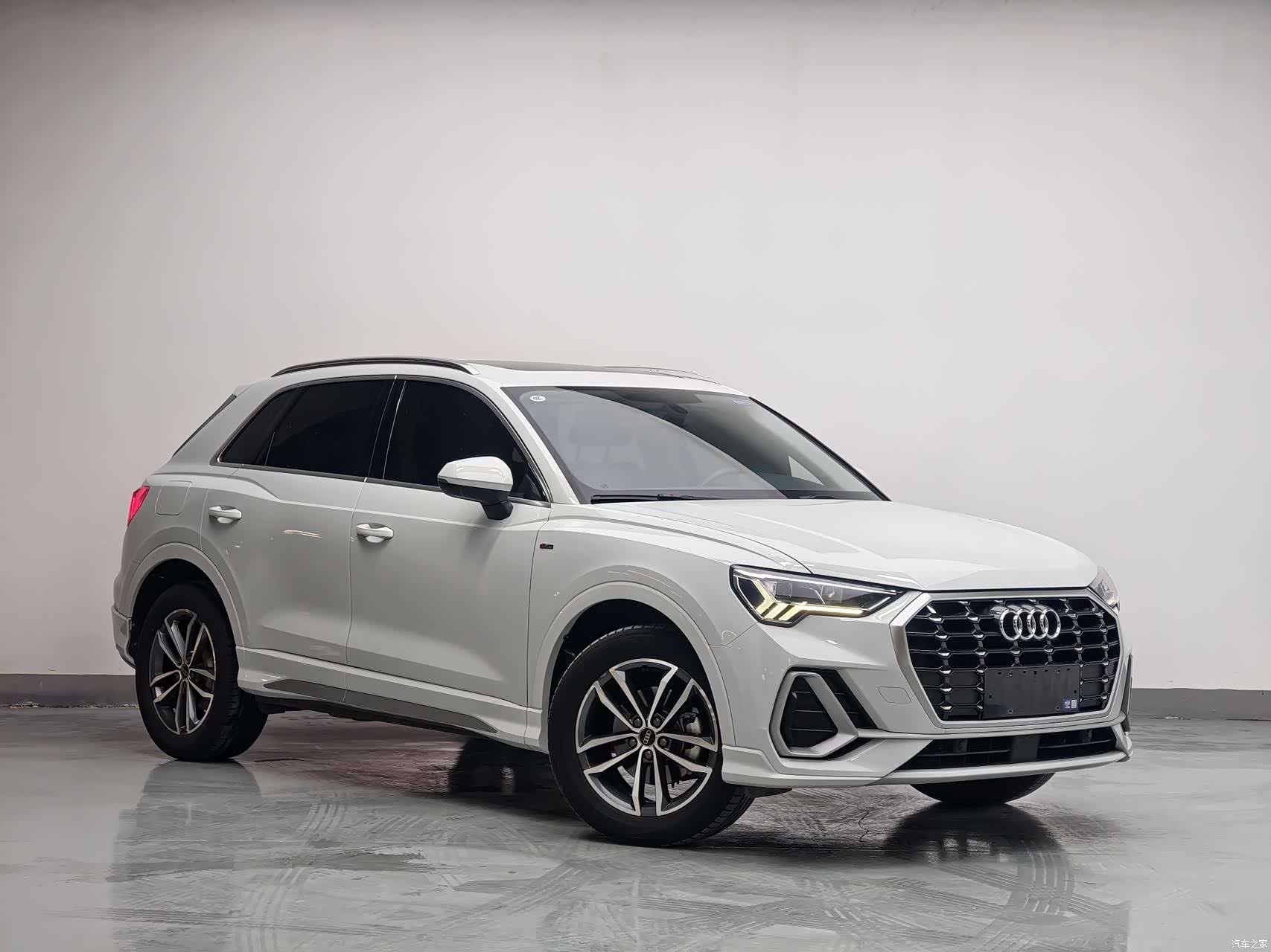 Audi Q3, 2023 3