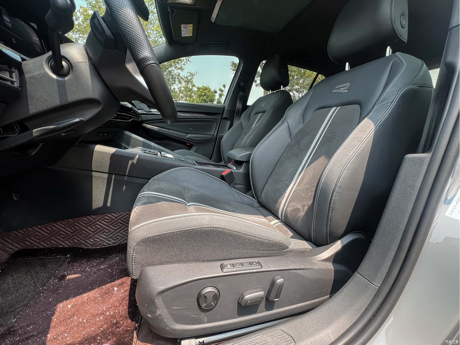Volkswagen Golf, 2023 4