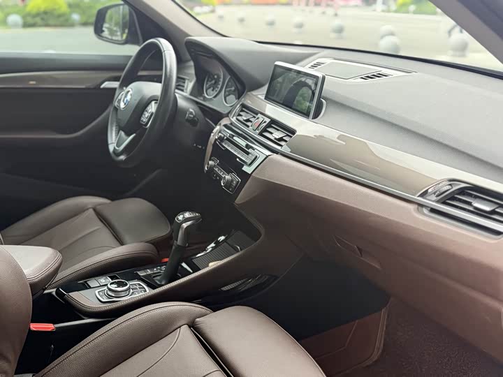 BMW X1 xin neng yuan 2018 xDrive25Le Люкс
