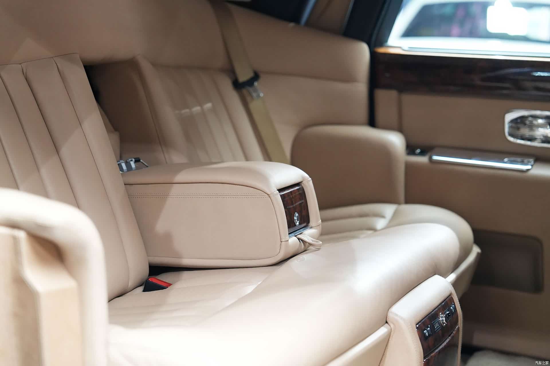 Rolls-Royce Phantom, 2008 18