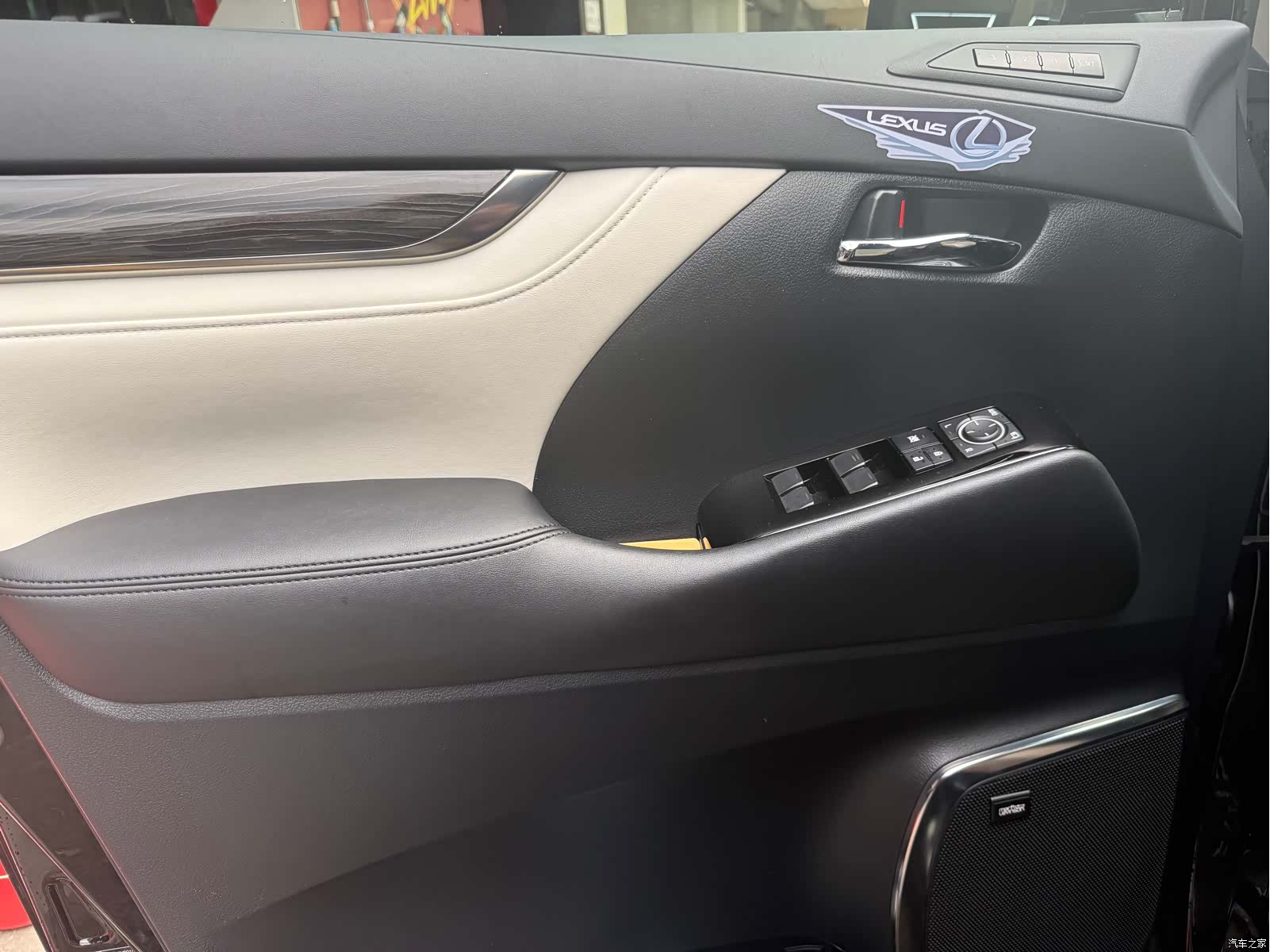 Lexus LM, 2022 8