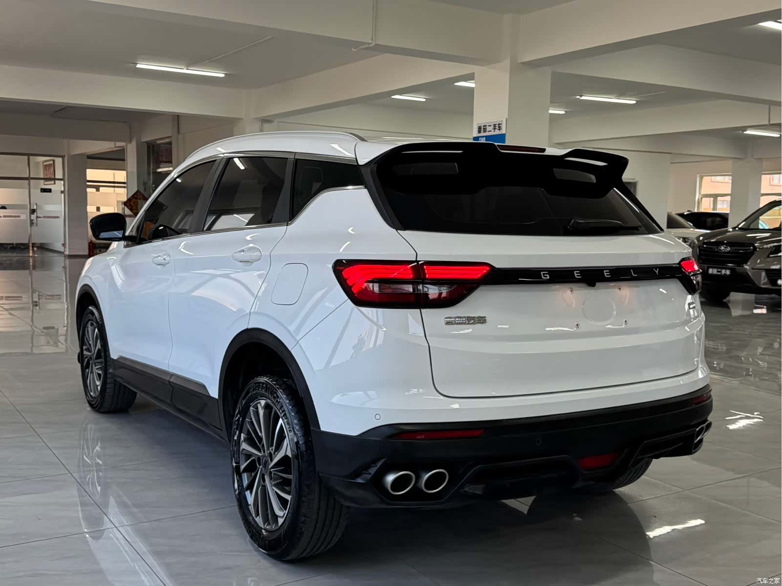 Geely Coolray, 2022 14