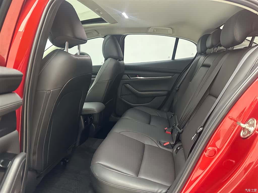 Mazda Mazda3, 2021 14