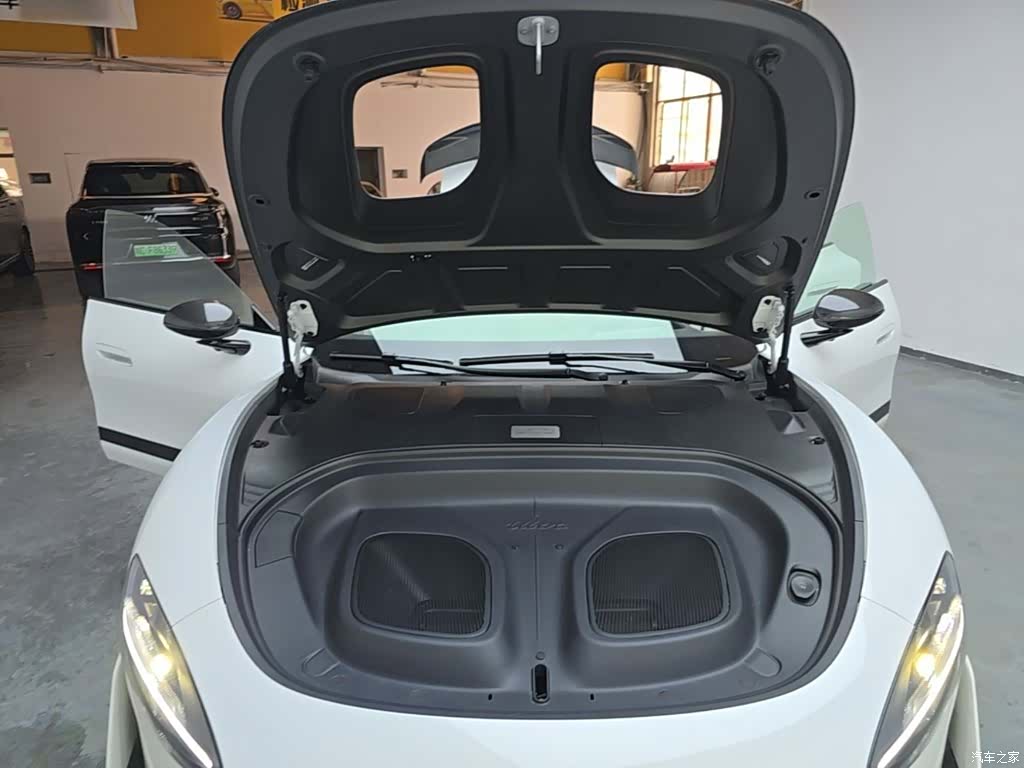 Xiaomi SU7, 2025 20