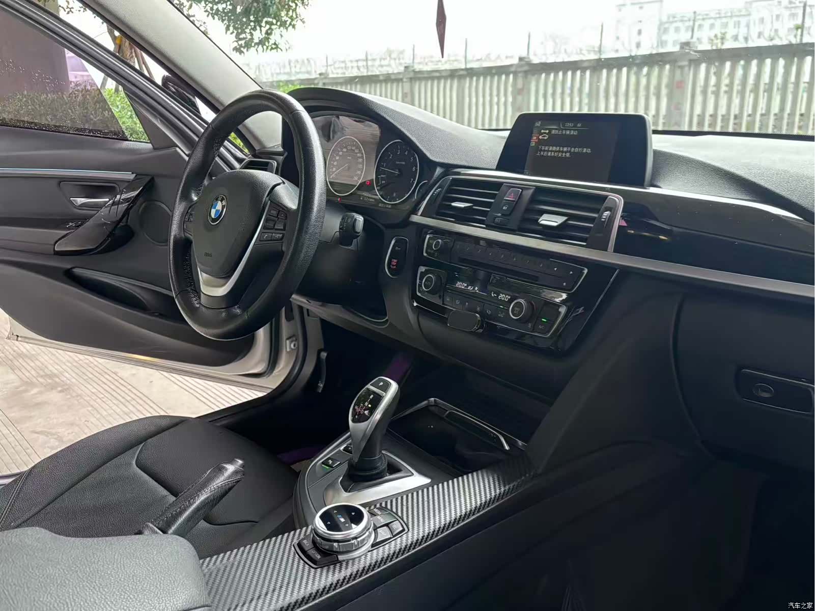 BMW 3 Series, 2017 23