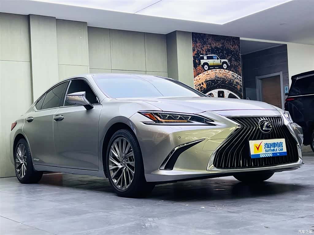 Lexus ES, 2019 3