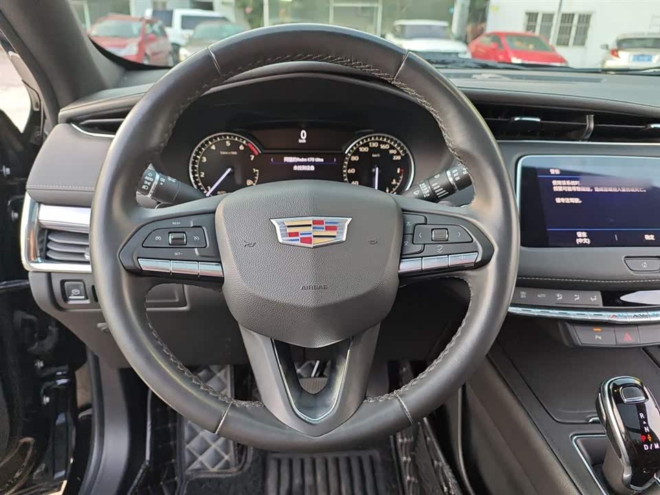 Cadillac XT4