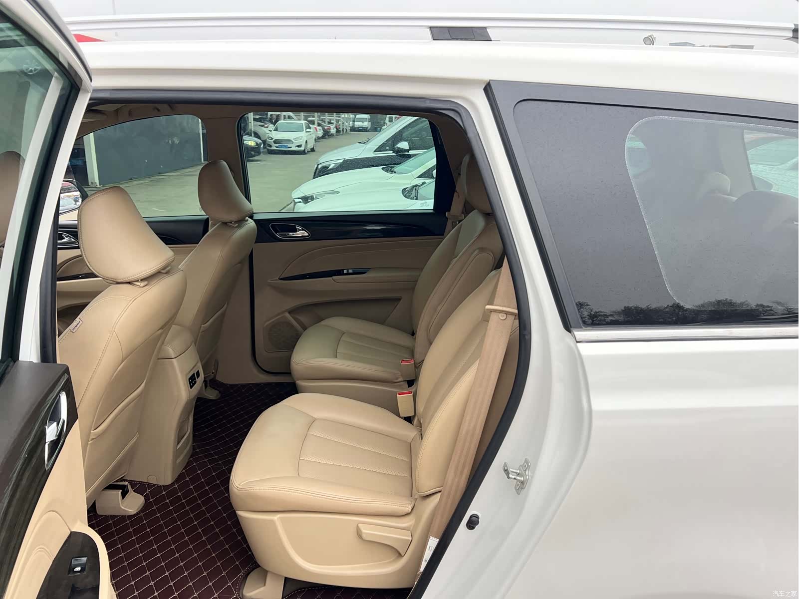 Wuling 730, 2018 13