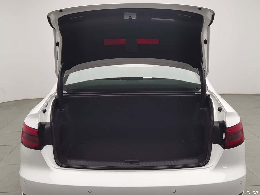 Audi A4L, 2017 16