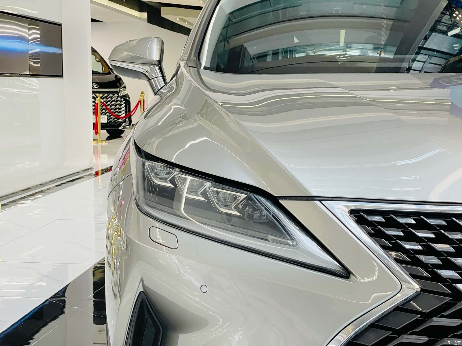 Lexus RX, 2019 8