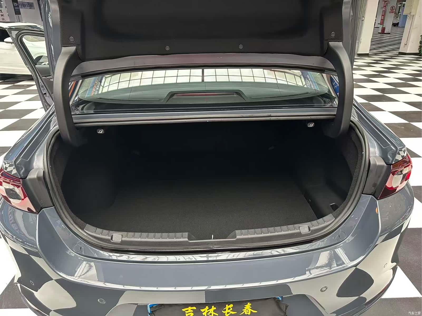 Mazda Mazda3, 2023 16