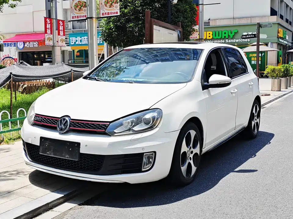 Volkswagen Golf GTI