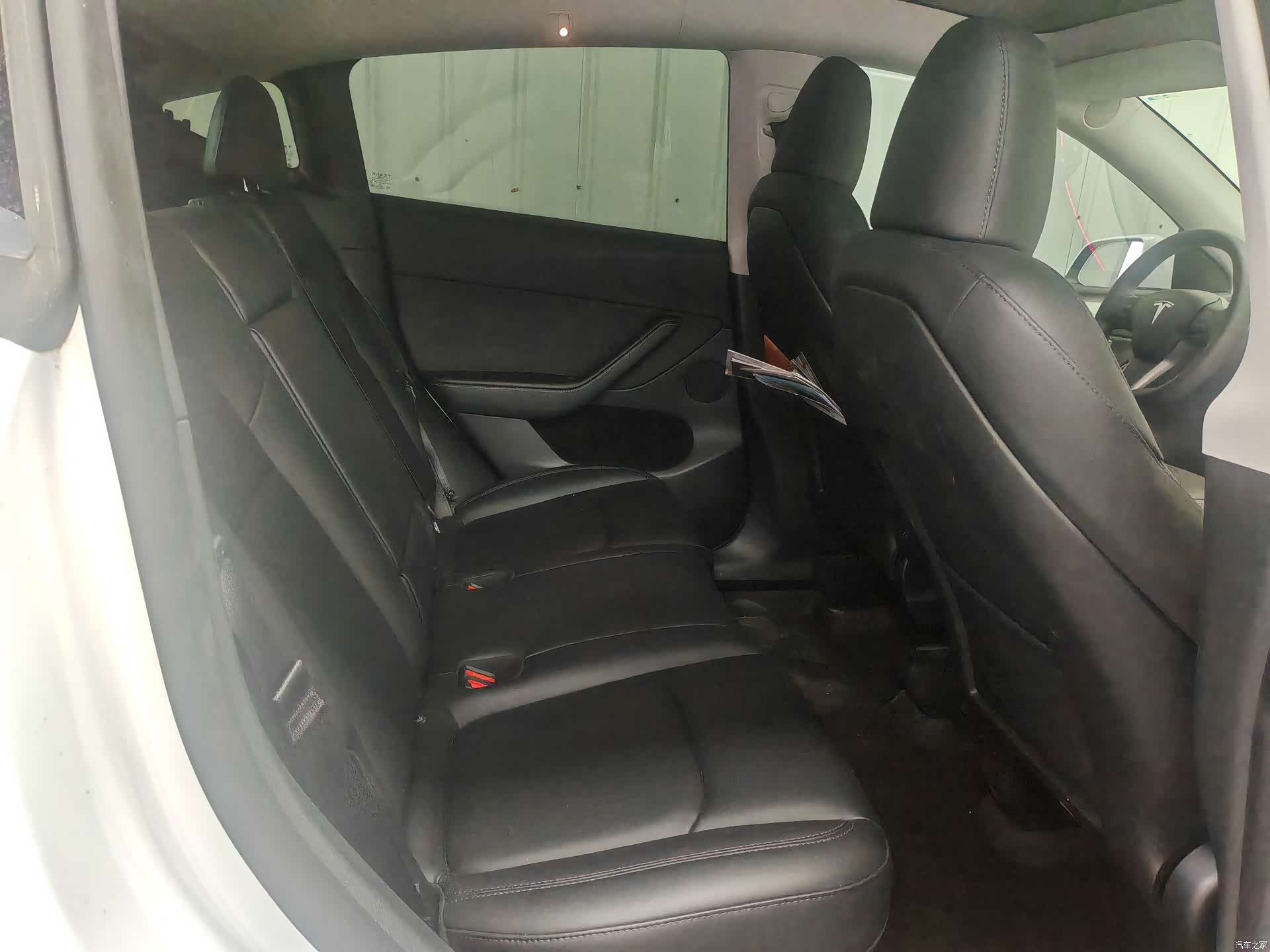 Tesla Model Y, 2024 6