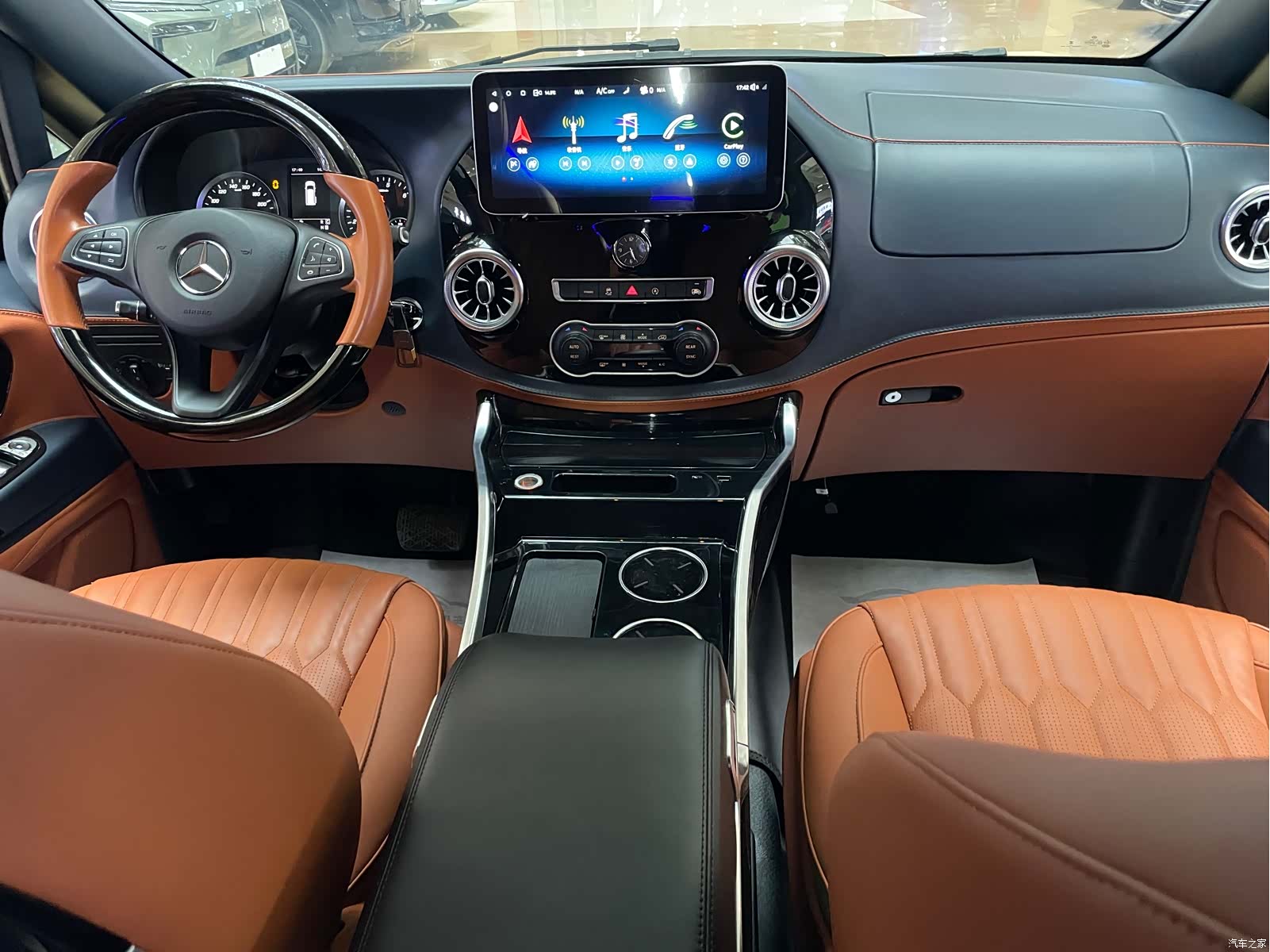 Mercedes-Benz 7, 2024 10