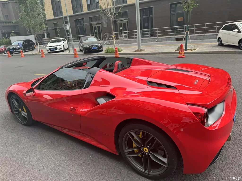 Ferrari 488, 2018 7