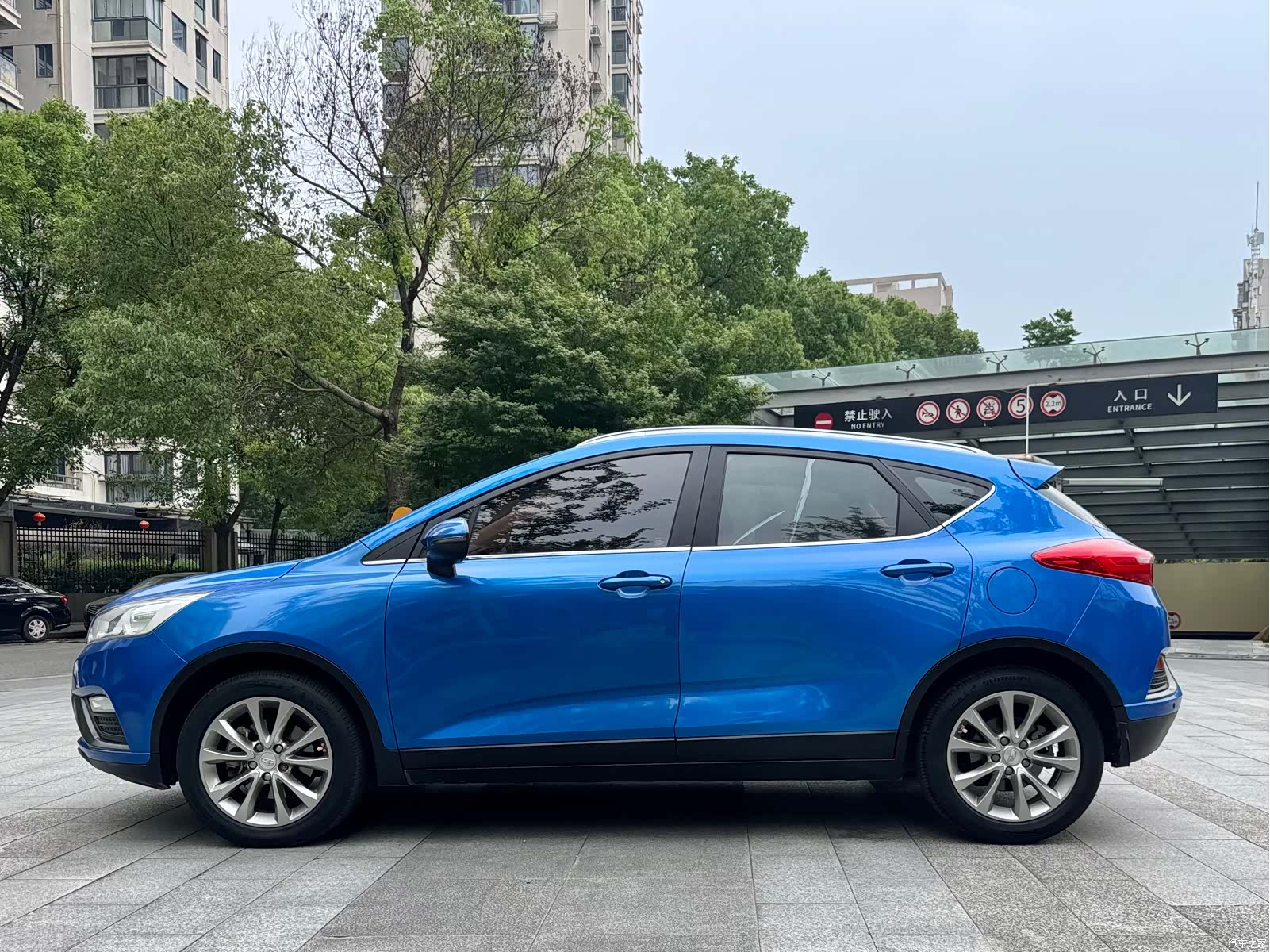 Geely Emgrand, 2017 3