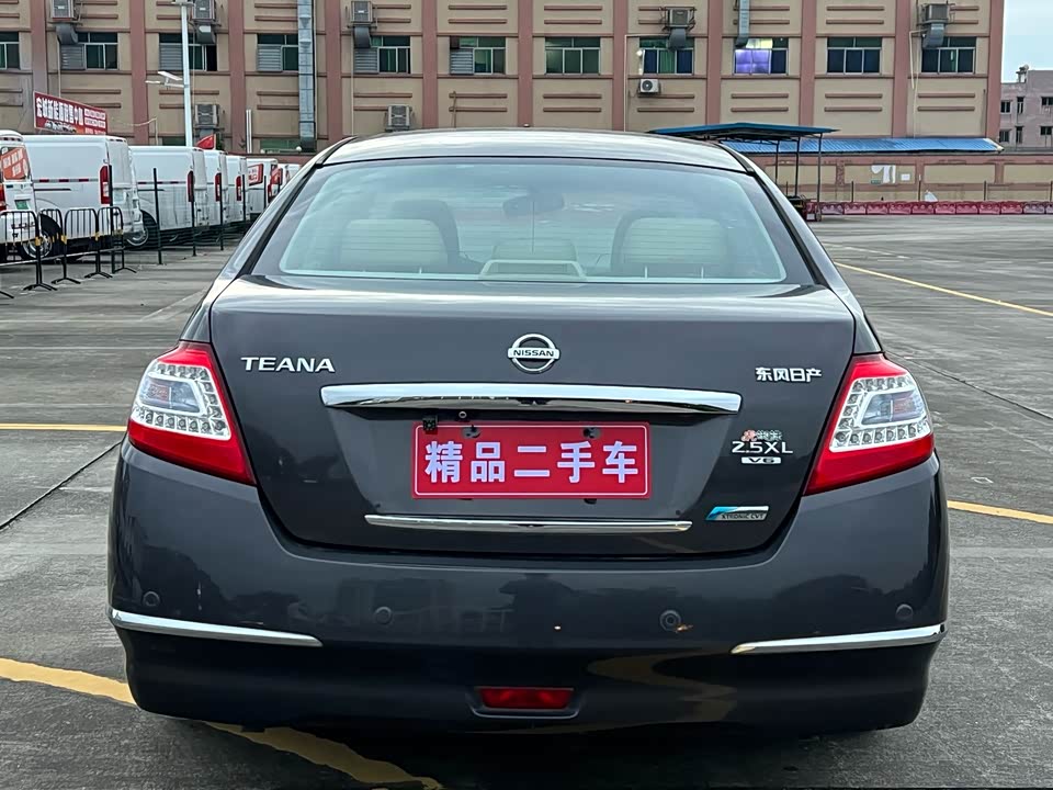 Nissan Teana