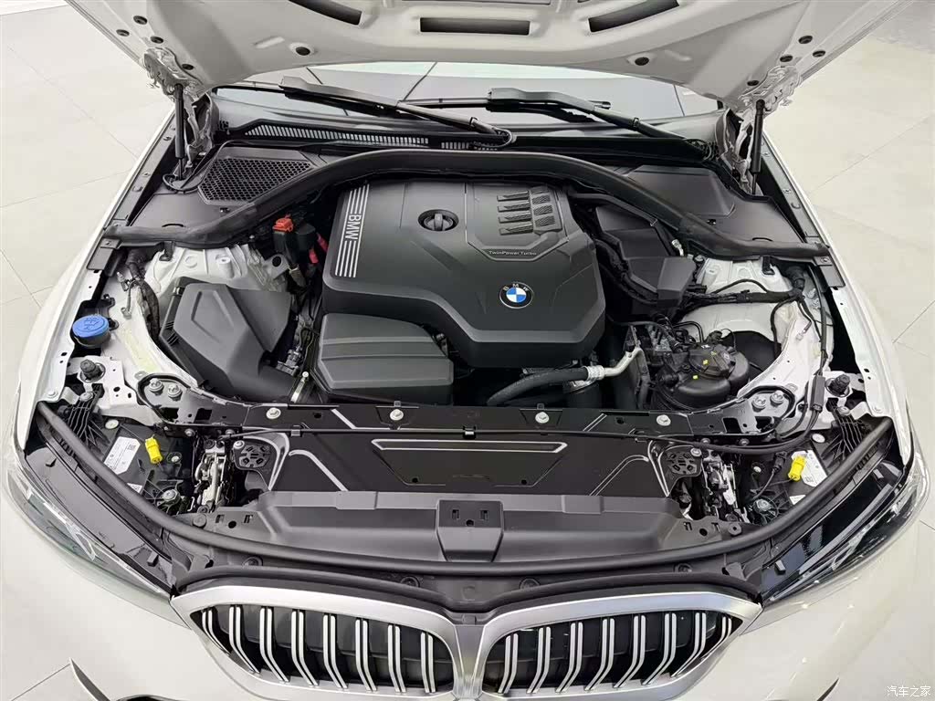 BMW 3 Series, 2022 23
