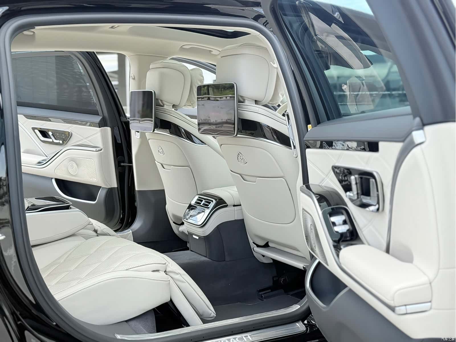 Maybach S-Class, 2024 7