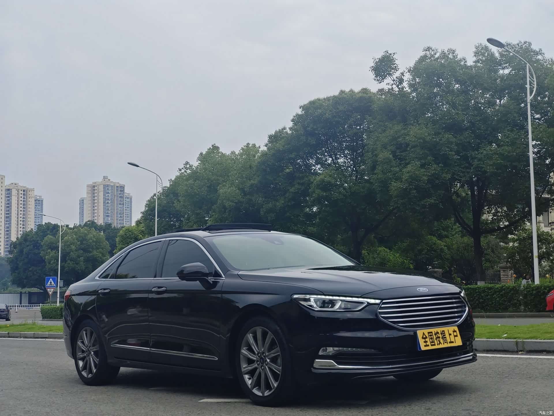 Ford Taurus, 2020 3