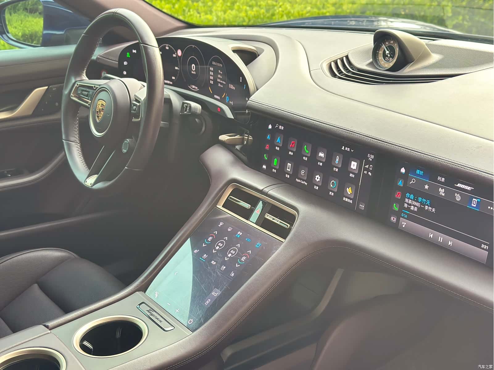 Porsche Taycan, 2022 11