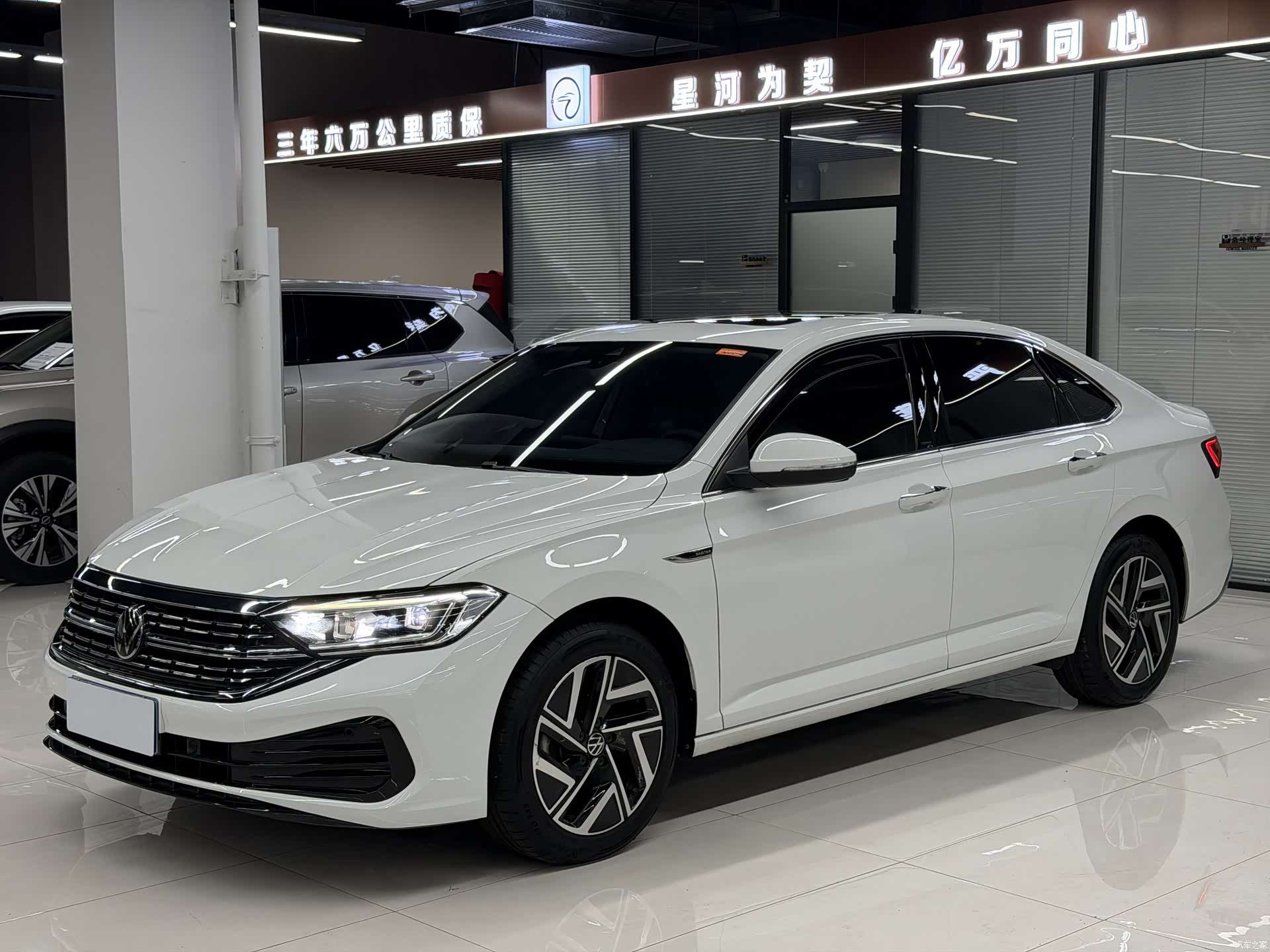 Volkswagen Sagitar, 2022 1