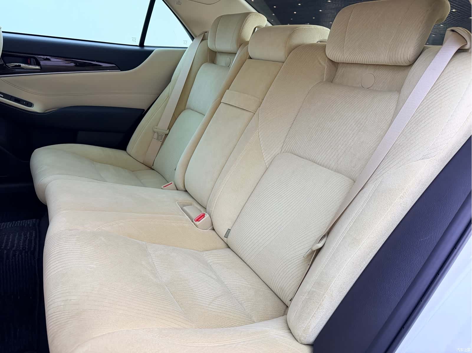 Toyota Crown, 2018 9