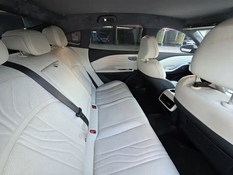 Geely Galaxy Galaxy E8