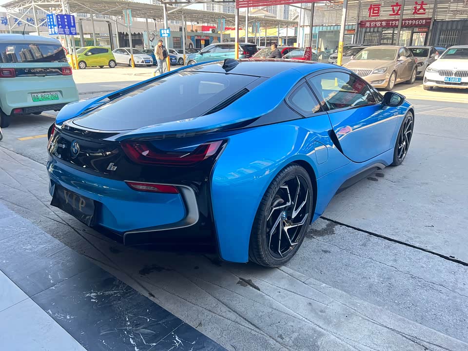BMW i8