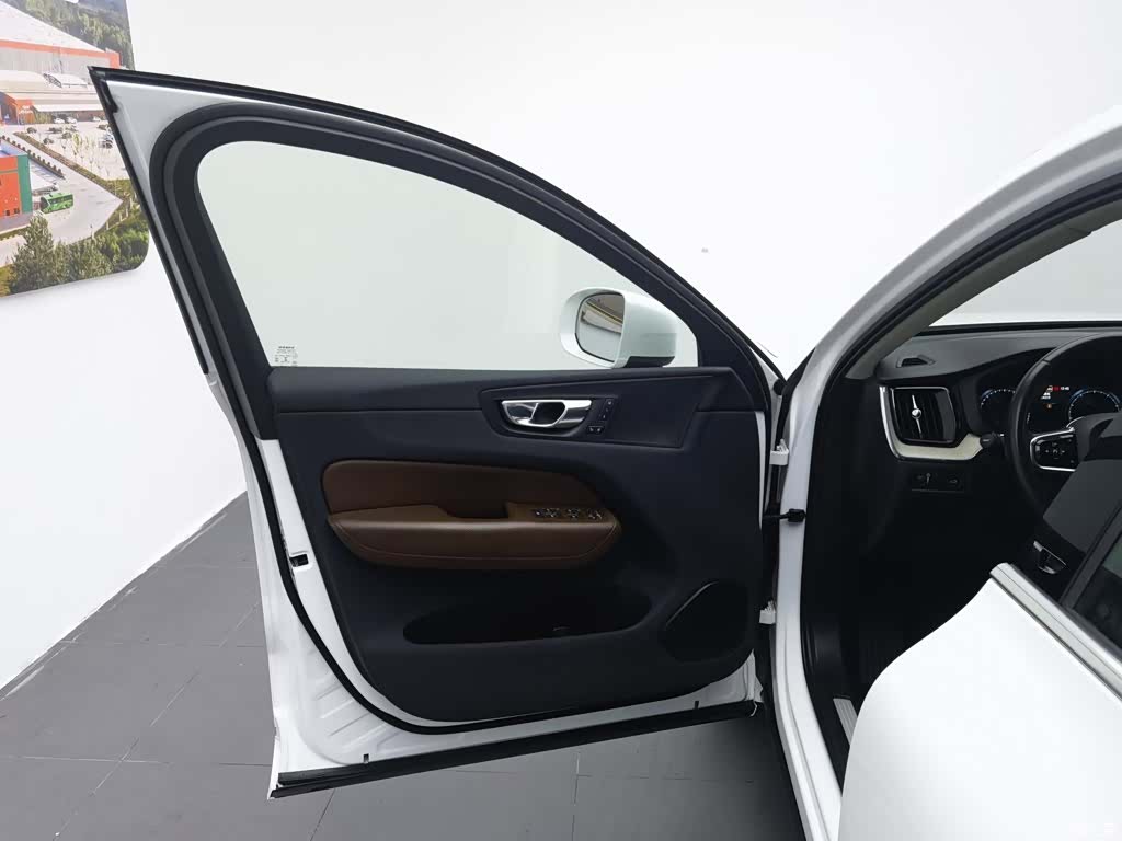 Volvo XC60, 2020 8