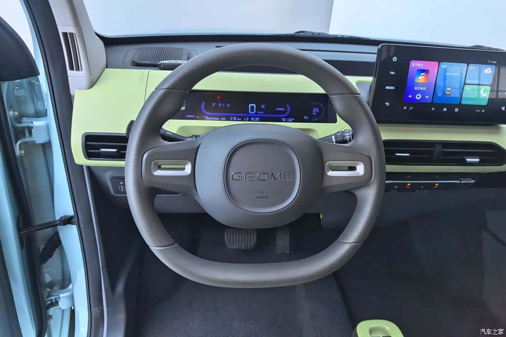 Geely Panda, 2025 15