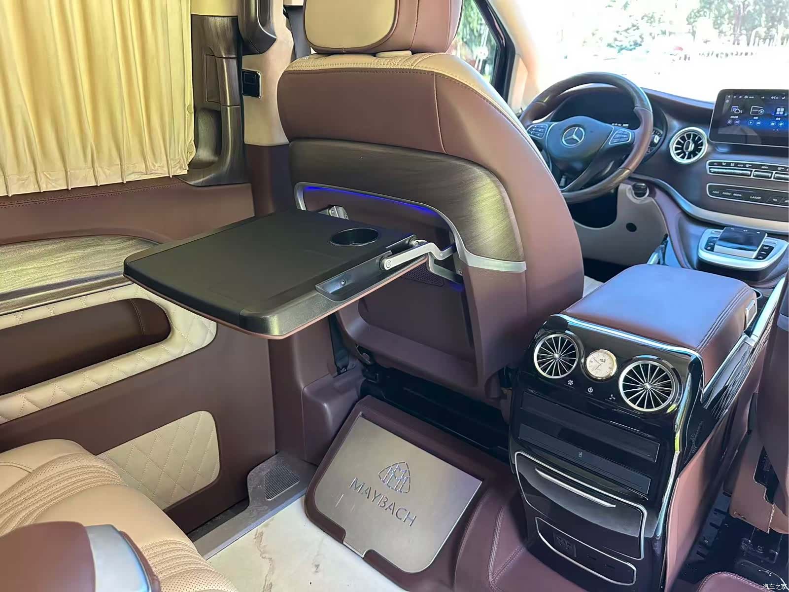 Mercedes-Benz 7, 2023 15