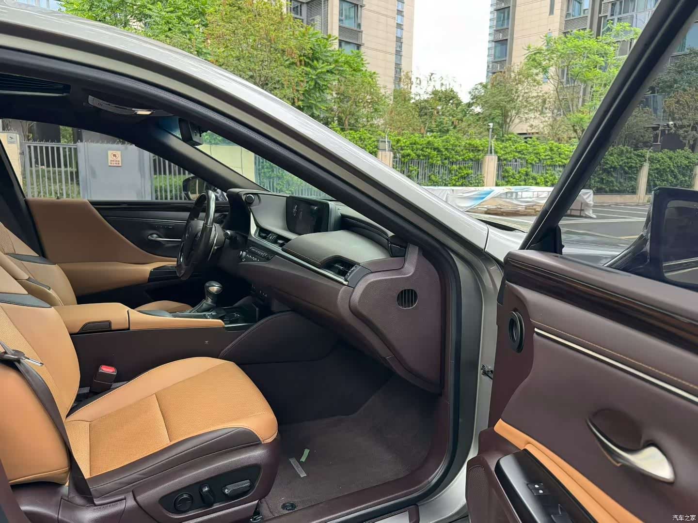 Lexus ES, 2019 7