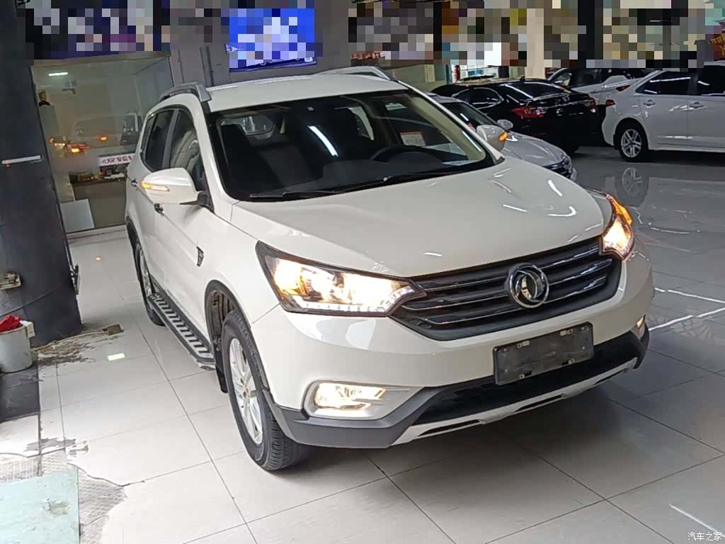 DongFeng AX7, 2015 4