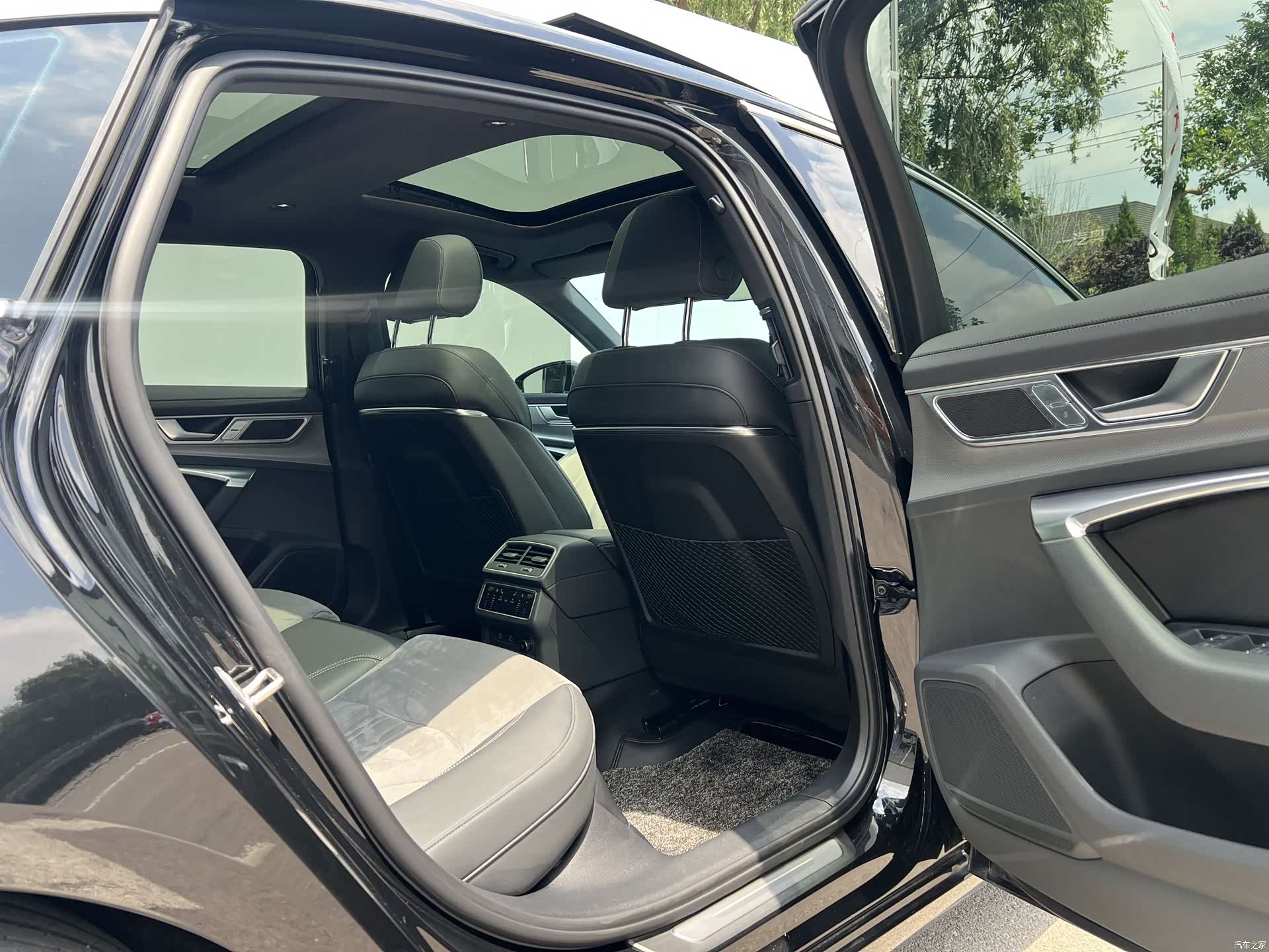 Audi A6L, 2025 10
