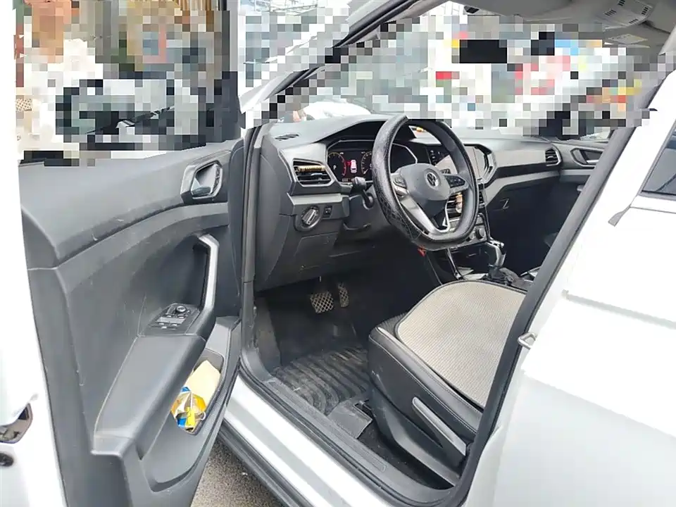 Volkswagen Exploring the shadow