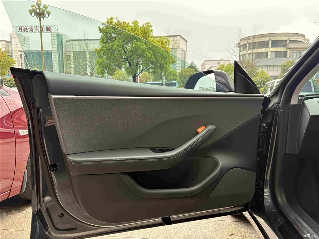 Tesla Model 3, 2025 все фото