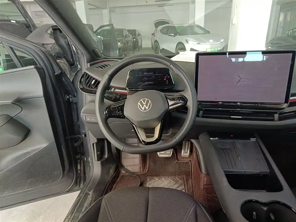 Volkswagen With the crowd 06