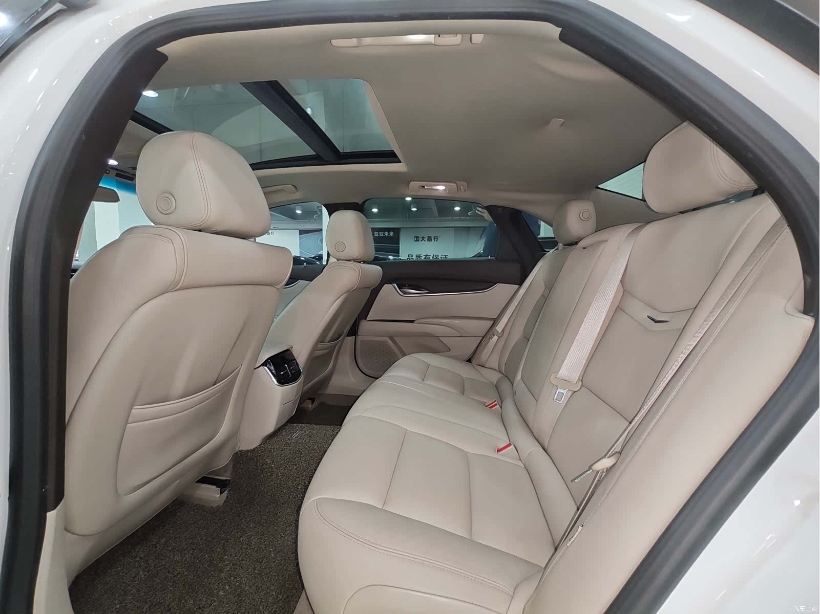 Cadillac XTS, 2015 17