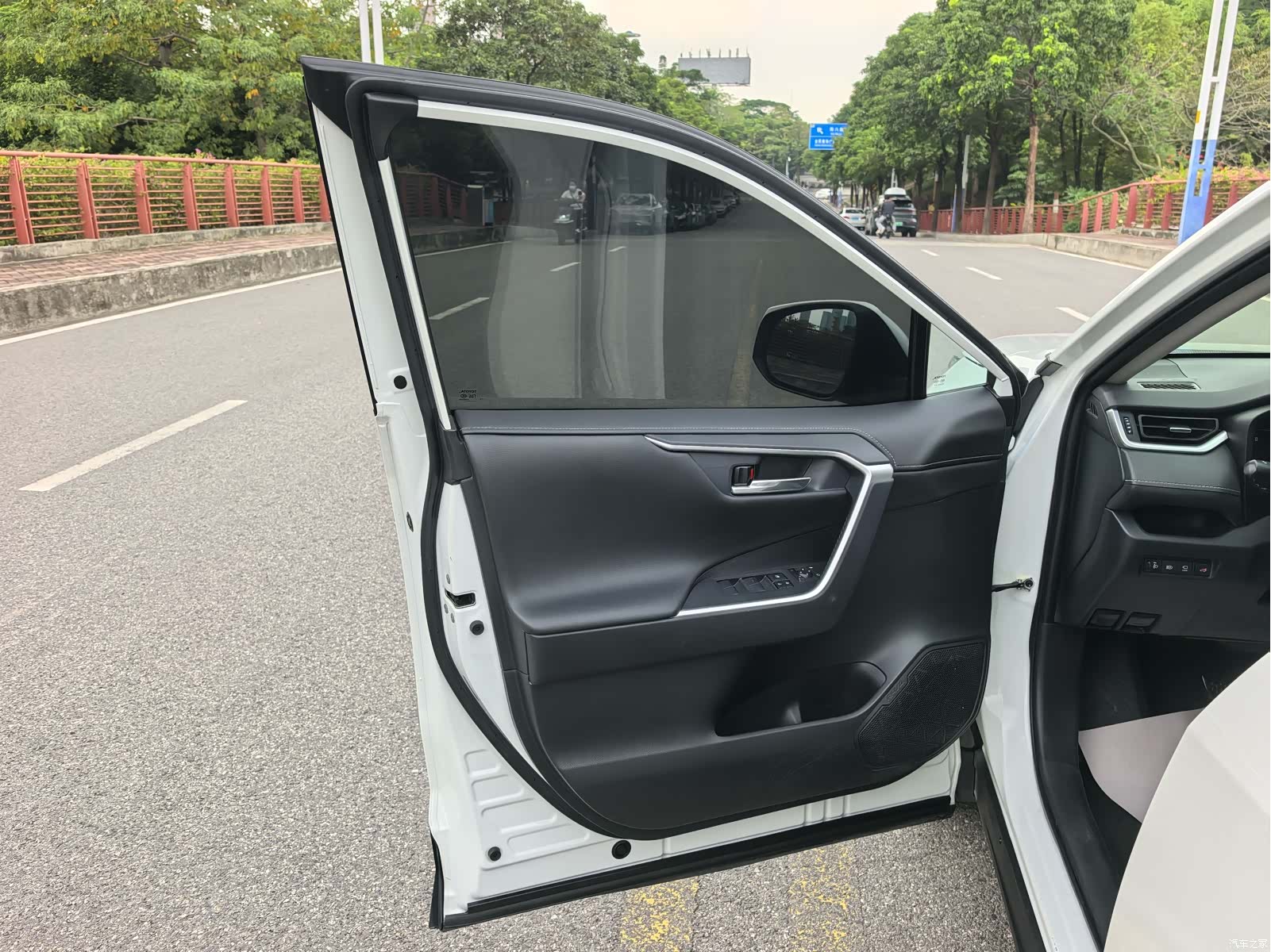 Toyota RAV4, 2021 13