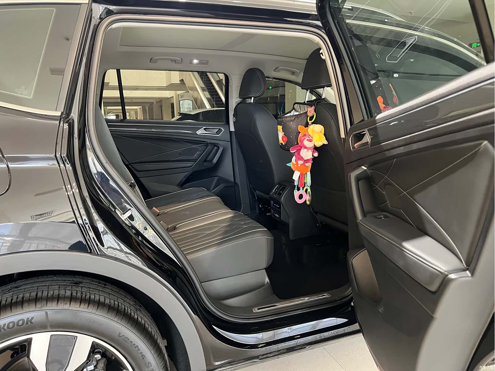 Volkswagen Tiguan L, 2021 14