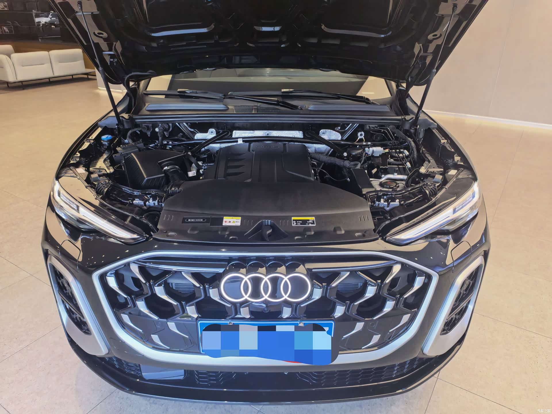 Audi Q5L, 2025 2