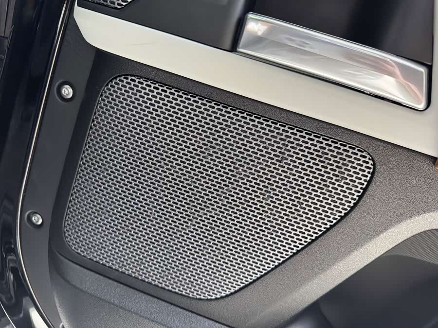 Land Rover Defender 2023, фото 38