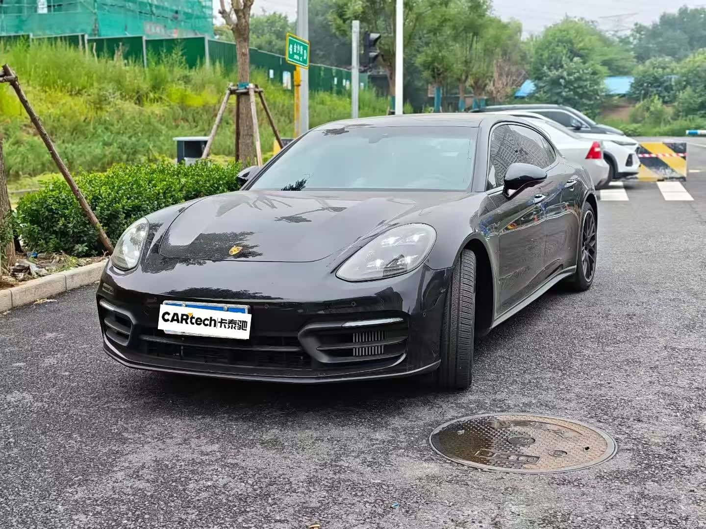 Porsche Panamera, 2022 1