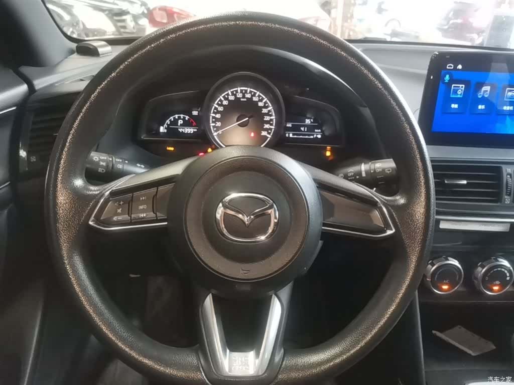 Mazda CX-4, 2020 11