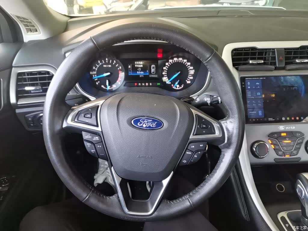 Ford Mondeo, 2014 11